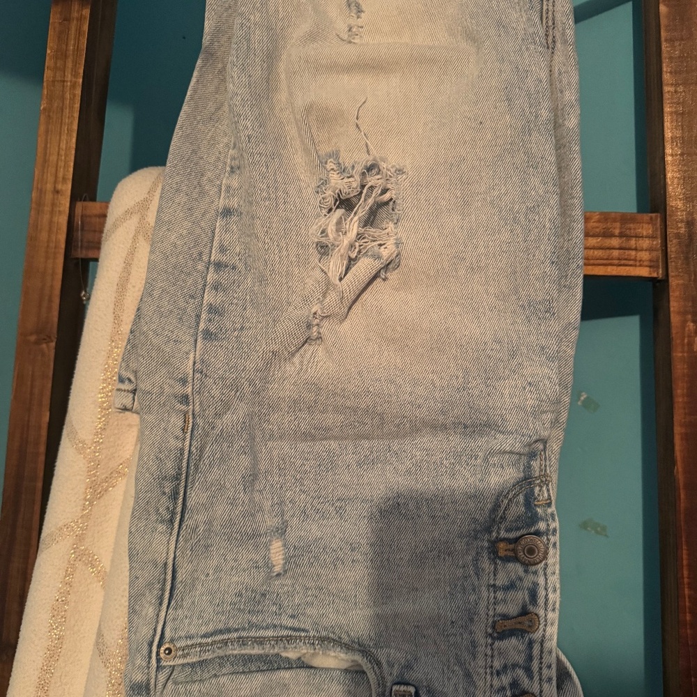 Size 12 light wash Old Navy skinny jeans